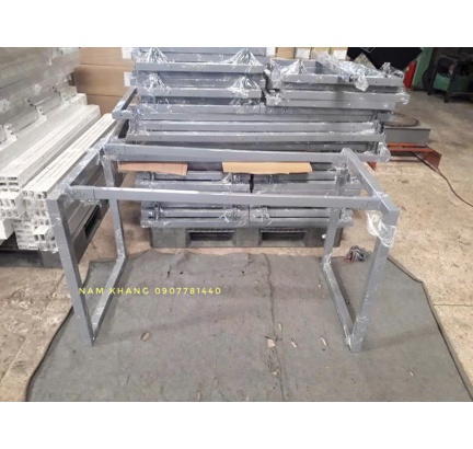 chân bàn làm việc nhân viên