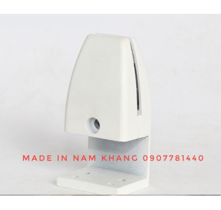 Kẹp kính trước mặt bàn A11