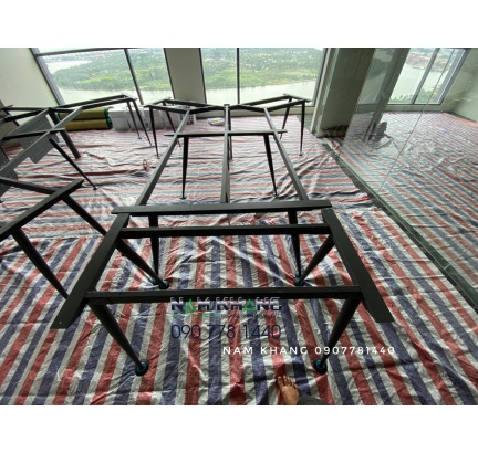 Hình ảnh bàn giao chân bàn