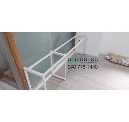 Gia công chân bàn làm việc