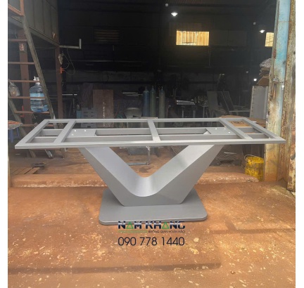 Gia công chân bàn ăn : Code CBA-100