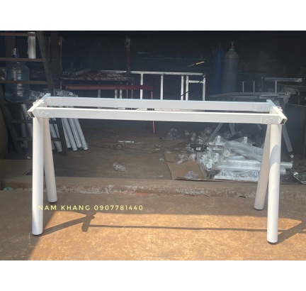 Chân bàn nhân viên