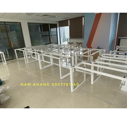 Gia công chân bàn làm việc 