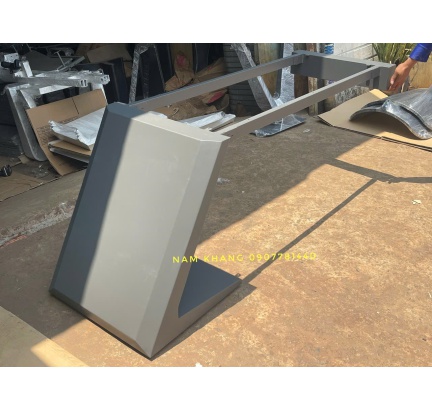 Bàn Giám Đốc -24 (Màu xám Xinfa)